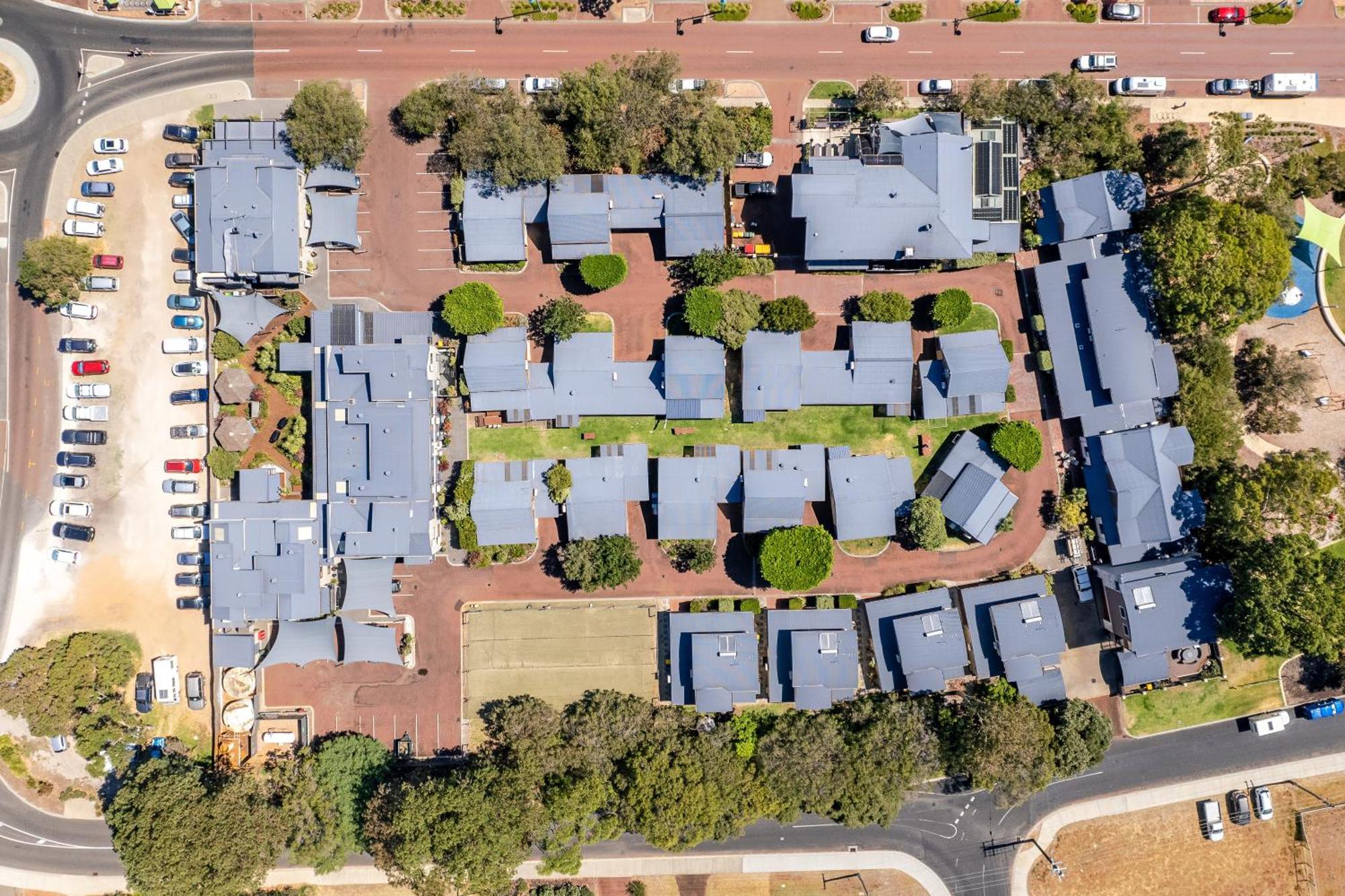 Bay Village Resort דנסבורו מראה חיצוני תמונה
