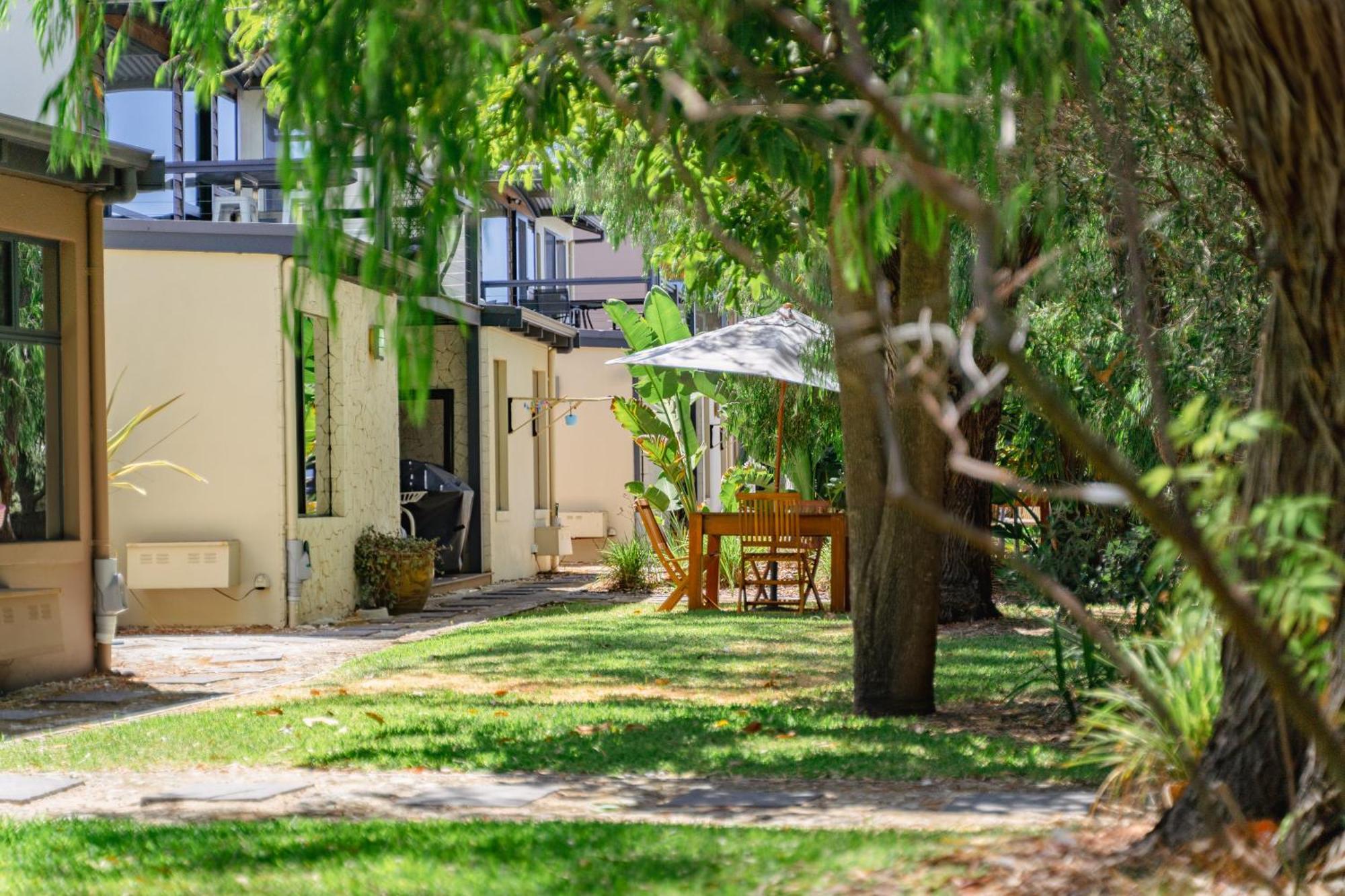 Bay Village Resort דנסבורו מראה חיצוני תמונה