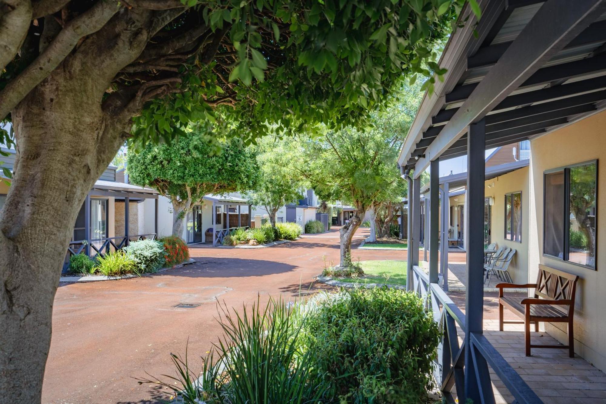 Bay Village Resort דנסבורו מראה חיצוני תמונה